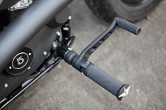 Thunderbike hliníkové ovládání s "Base Rubber" kolíky pro Sportster